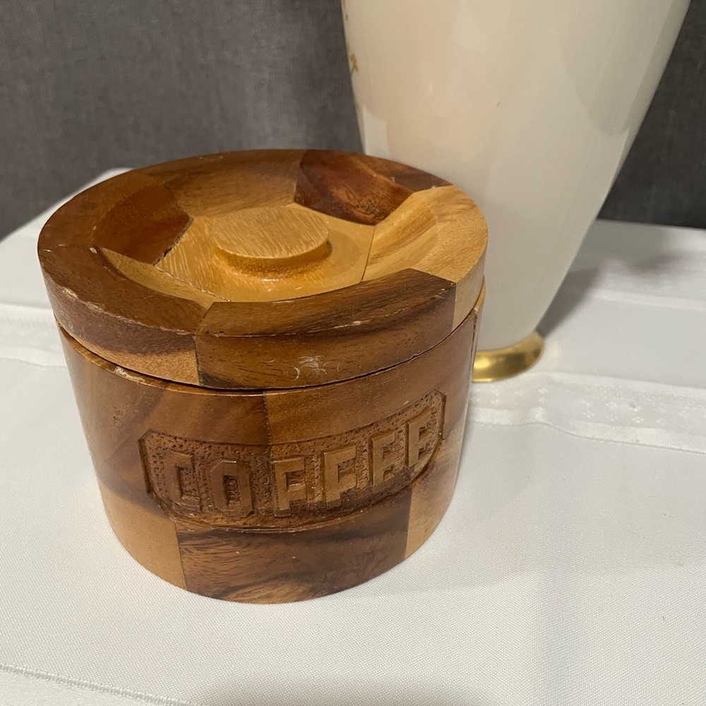 Cottagecore butcher Block Style Vintage Wooden Coffee Holder w\lid. 5.5 Wide.